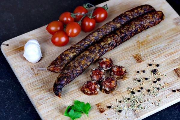Cârnați de porc bio afumați