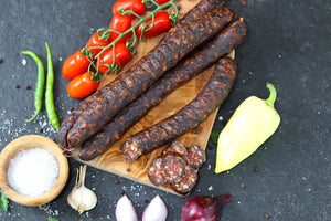 Cârnați de casă vită-porc bio – crud-uscati, afumați natural