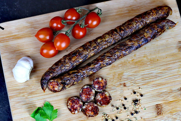 Cârnați de porc bio afumați – afumați natural, gust tradițional