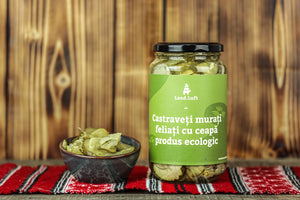 Castraveți murați feliați cu ceapă - produs ecologic