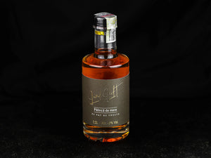 Palincă de mere pe pat de fructe