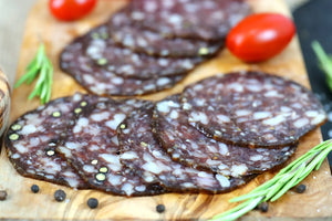 Salam bio cu piper și vin roșu – crud-uscat premium