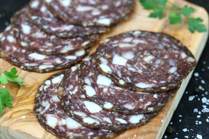 Salam bio cu vin alb – crud-uscat, vită Angus